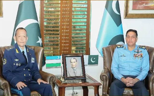 ایئر چیف مارشل سے ازبک فضائیہ کے کمانڈرز کی ملاقات، فو جی تعاون کے فروغ پر تبادلہ خیال