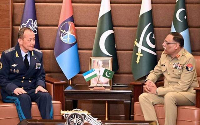 نائب ازبک وزیرِ دفاع کی جنرل ساحر شمشاد مرزا سے ملاقات