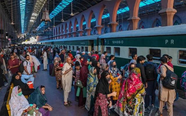 مسافر ٹرینوں کی بروقت آمدو رفت کی شرح 30فیصد پر آگئی