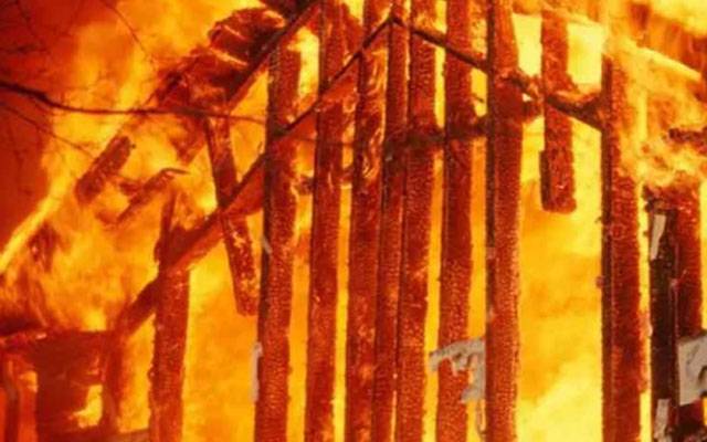 شادباغ :  سینماکےقریب گھرمیں آتشزدگی، 4افرادزخمی