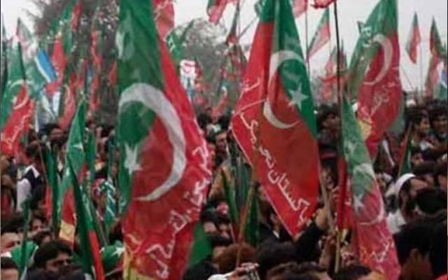  تحریک انصاف کا اپنی تنخواہیں بڑھوانے کے بعد اپنے ہی ملازمین کی تنخواہوں میں کٹ لگا دیا 