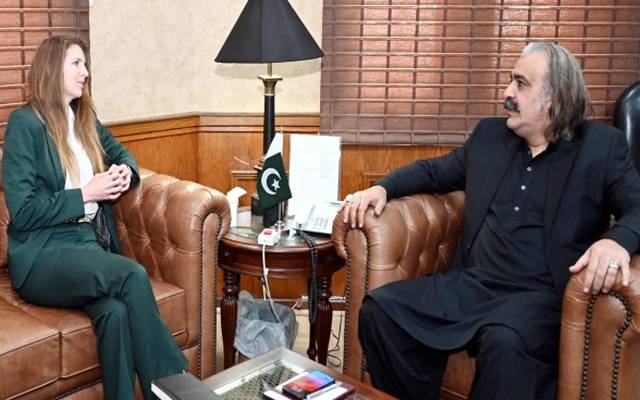 برطانوی ہائی کمشنر کی وزیراعلیٰ کے پی علی امین گنڈپور سے ملاقات، باہمی دلچسپی کے امور پر تبادلہ خیال