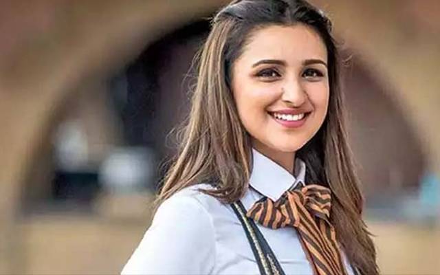 سالگرہ پر کیک کی جگہ رس گلہ کاٹا؛ پرینیتی چوپڑا