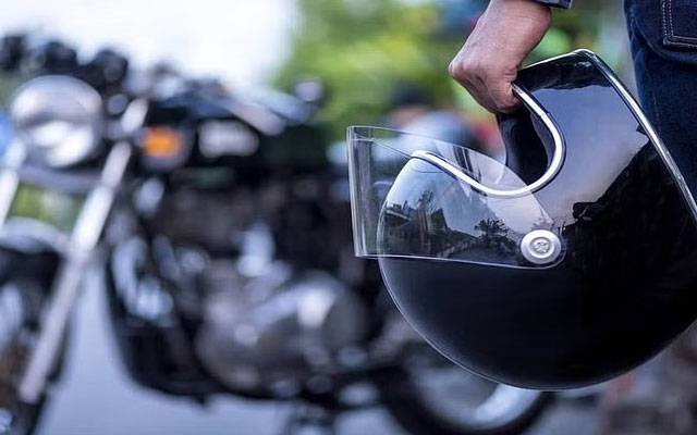  موت موٹر سائیکل سوار کو چھو کر گزر گئی