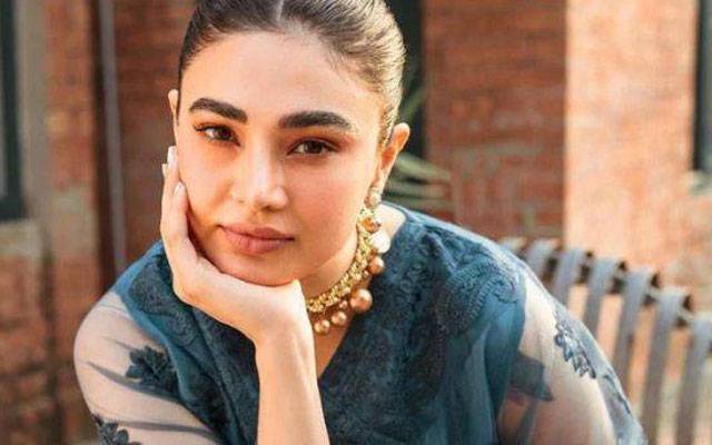 اداکارہ صحیفہ جبار کا سوشل میڈیا سے کنارہ کشی کا اعلان