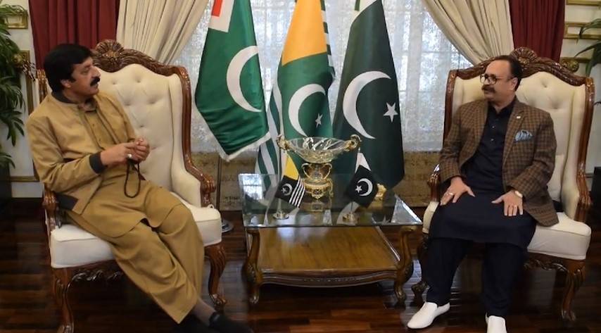 گورنر پنجاب سے سابق وزیر اعظم آزاد کشمیر کی ملاقات؛ملکی سیاسی صورتحال پر گفتگو