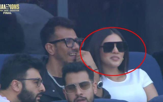 اہلیہ سے طلاق لینے کے بعد بھارتی کرکٹر کے ساتھ خاتون کون ؟ ٹی وی کیمروں نے مناظر ریکارڈ کرلیے