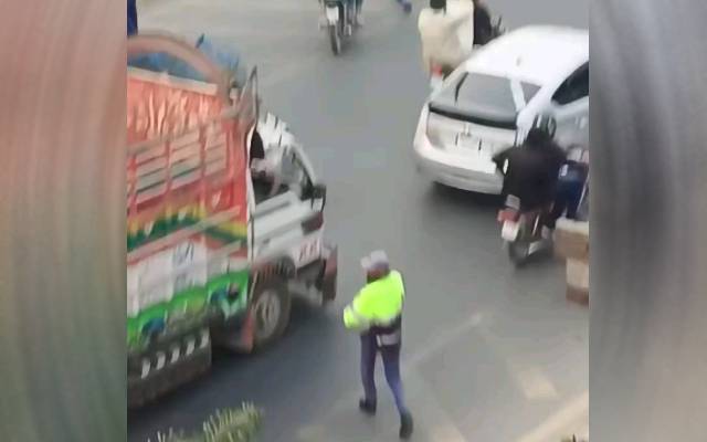 لاہور:ٹرک ڈرائیور کی دو نمبری پکڑی گئی، حوالات بند