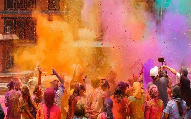 پاکستان سمیت دنیا بھر میں ہندو برادری آج ہولی کا تہوار منا رہی ہے