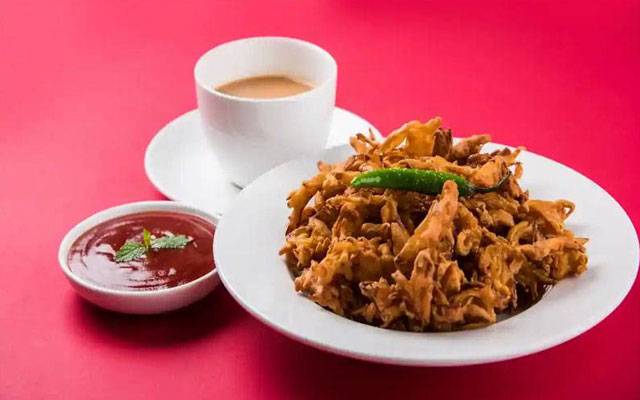 کہیں آپ  چائے کیساتھ پکوڑوں کا استعمال کرکے سنگین غلطی تو نہیں کر رہے؟