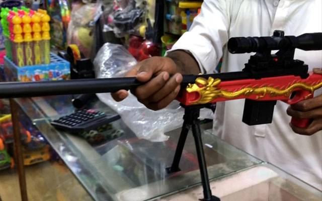 کھلونا بندوقوں اور فائر کریکر پر پابندی، فروخت کرنیوالوں کیخلاف سخت کارروائی کا فیصلہ 