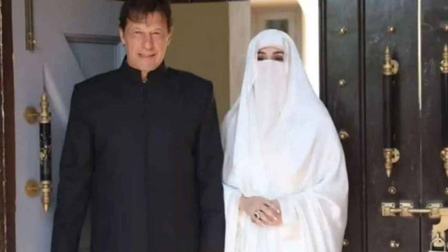 190 ملین پاؤنڈز؛ فیصلے کے 2 ماہ بعد عمران خان اور بشریٰ کی سزا معطلی کی درخواستیں