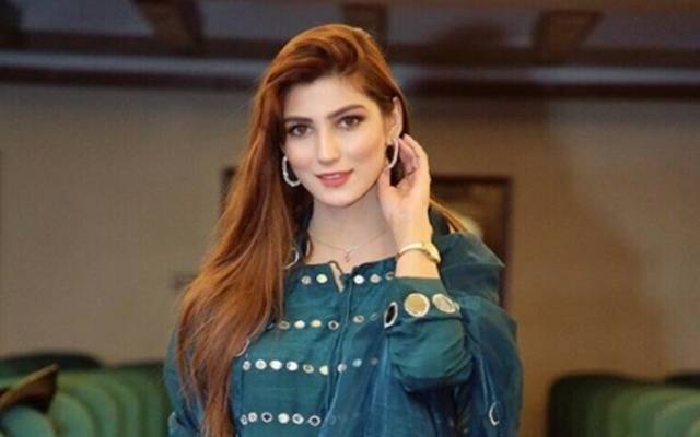 اداکارہ نازش جہانگیر کے وارنٹ گرفتاری جاری