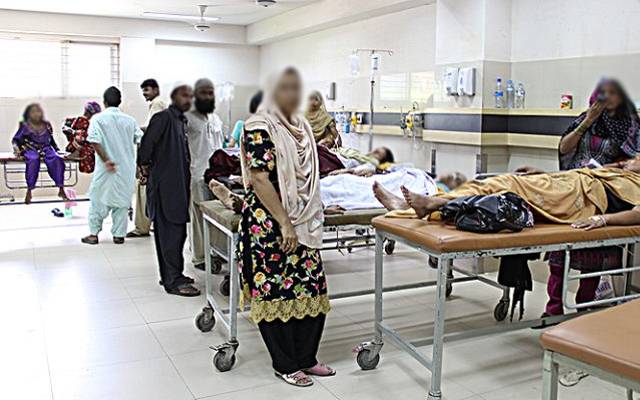 سروسز ہسپتال میں مریضوں کی زندگیاں داؤ پر لگ گئیں