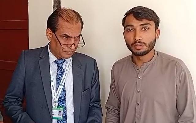  نہم جماعت انگریزی لازمی کا پرچہ دیتے جعلی امیدوارگرفتار