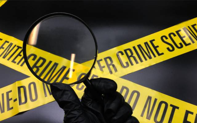 شادی میں رکاوٹ ؛ بیٹی نے باپ کو گولیاں مارکر قتل کردیا 