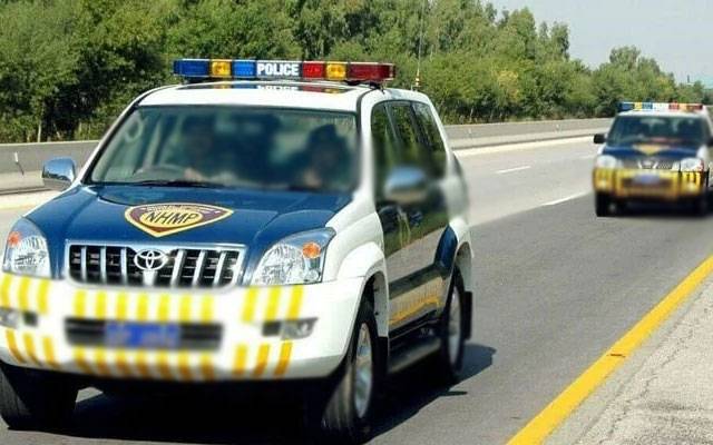  موٹر وے پولیس کا زائد کرایہ وصول کرنے والی  گاڑیوں کو جرمانےکا حکم