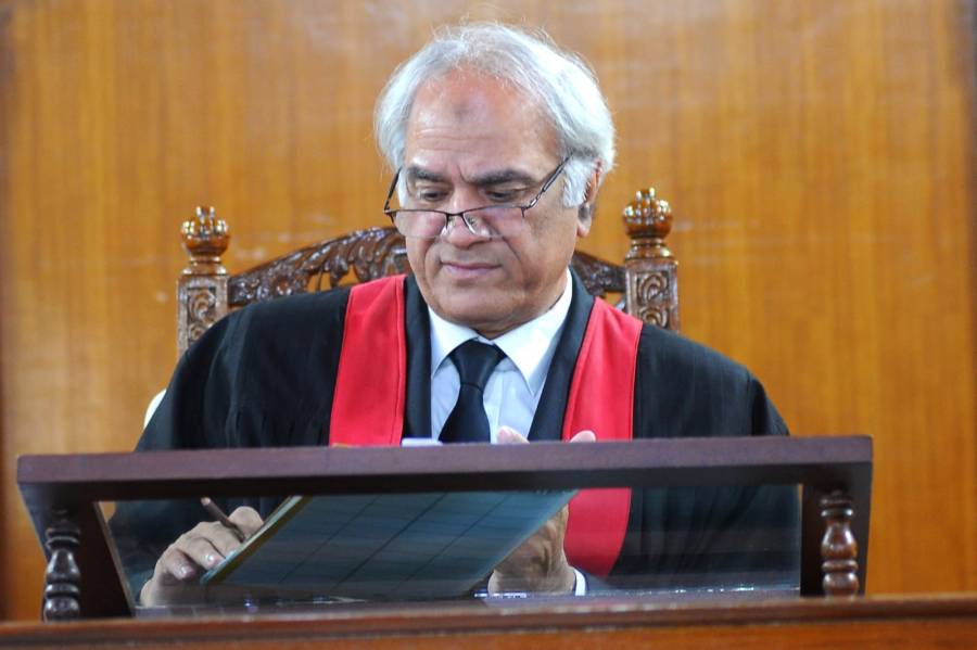 لاہور ہائیکورٹ کے جسٹس انوارالحق پنوں اپنے عہدے سے ریٹائر ہو گئے