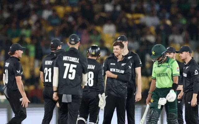 پہلا ون ڈے: نیوزی لینڈ نے پاکستان کو 73 رنز سے شکست دیدی