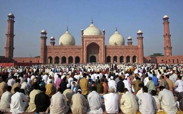 ملک بھر میں عید الفطر مذہبی جوش و جذبے سے منائی جا رہی ہے
