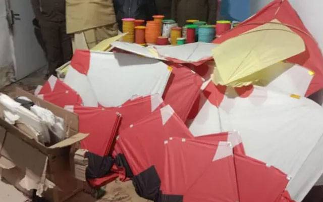 ؤپرنٹنگ پریس کی آڑ میں پتنگیں، ڈور تیار کرنیوالے 2 ملزم گرفتار 