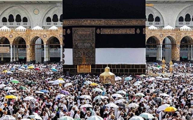  وزیراعظم کا پرائیویٹ حج کوٹے میں کمی کاسخت نوٹس، کمیٹی تشکیل دیدی