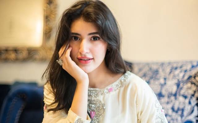 زمانہ طالبعلمی میں زائد العمر شخص سے محبت ہوگئی تھی: اداکارہ سحر ہاشمی 