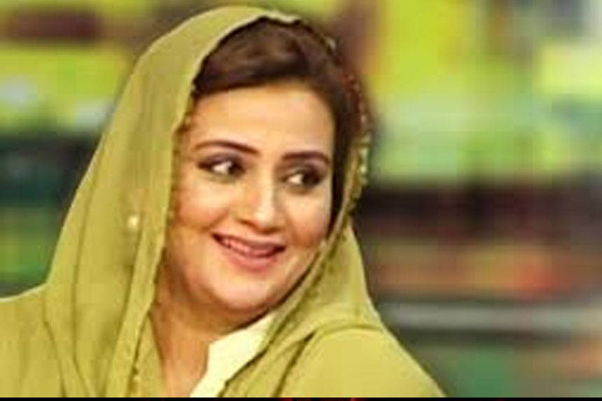 تھیٹر میں فحاشی ہے؛ عظمی بخاری کی تھیٹر انڈسٹری کا  کنٹرول حاصل کرنے کی جدوجہد