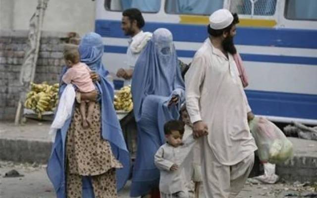 فیصل آباد میں مقیم مزید 60افغان شہری کیمپ میں پہنچا دیئے گئے
