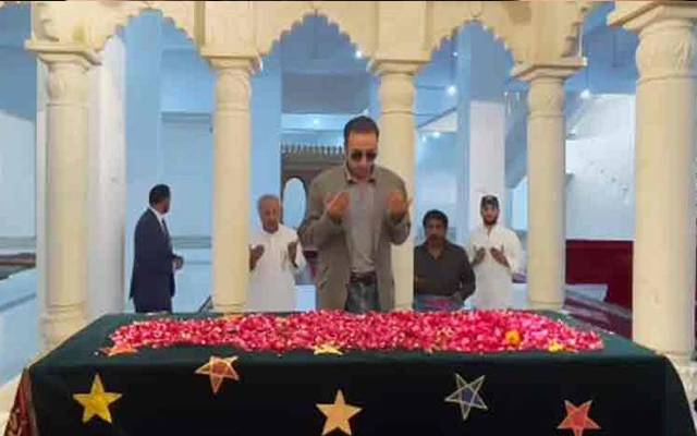 بلاول بھٹو کی ذوالفقار بھٹو، بینظیر بھٹو کے مزار پر حاضری، فاتحہ خوانی
