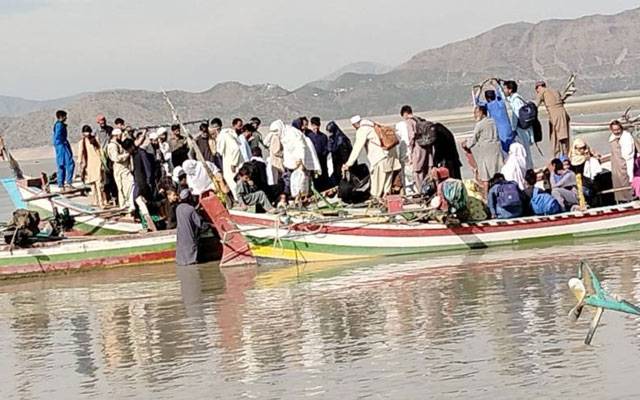 ہری پور؛ 70 کی گنجائش کے باوجود 130مسافروں کو کشتی میں سوار کرنیوالا ملاح گرفتار 