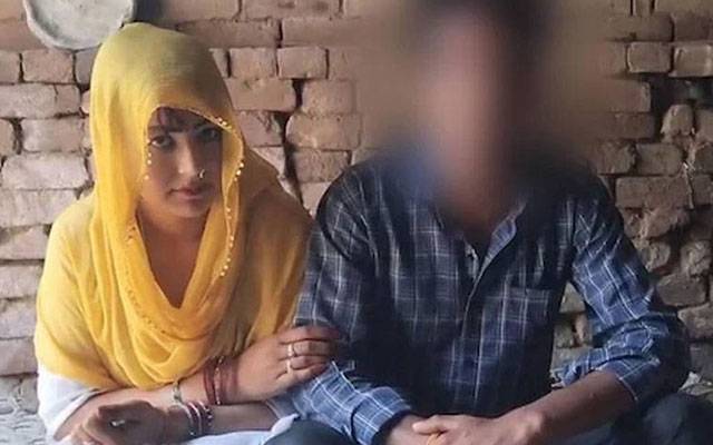 بھارت، 3 بچوں کی ماں نے مذہب تبدیل کر کے بارہویں جماعت کے  طالب علم سے شادی رچا لی