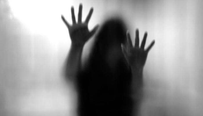  ہاسٹل میں لڑکی کو ریپ کر ڈالا