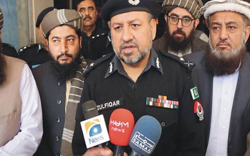 دارالعلوم حقانیہ اور بنوں کینٹ حملے میں ملوث نیٹ ورک کا سراغ لگا لیا: آئی جی خیبرپختونخوا 