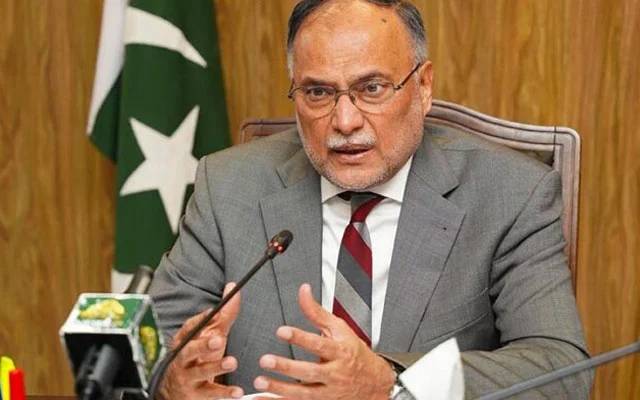 احسن اقبال کا ینگ ڈاکٹرز کو اے آئی سیکھنے کا مشورہ 
