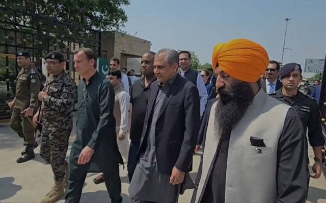 بیساکھی میلہ؛ محسن نقوی کی امریکی وفد کے ہمراہ کرتار پور راہداری آمد، گوردوارہ صاحب کا بھی دورہ کیا 