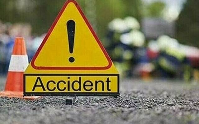  ڈمپر کی رکشہ کو ٹکر سے 3 افراد جاں بحق، 5 زخمی