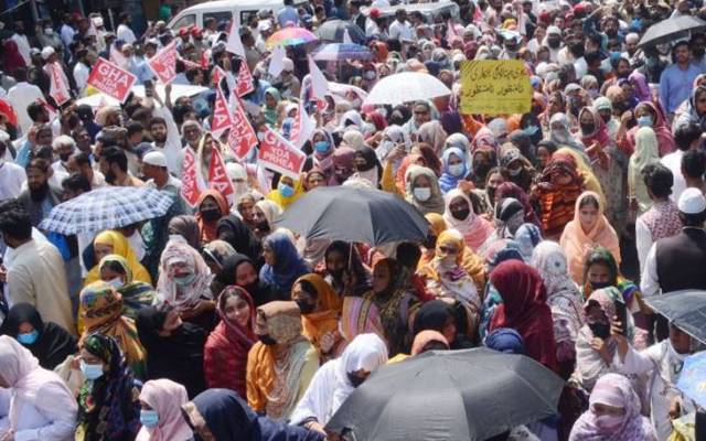 ہسپتالوں کو ٹھیکے پر دینے کا معاملہ، گرینڈ ہیلتھ الائینس پنجاب کا دھرنا 9 ویں روز بھی جاری