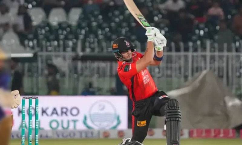  پی ایس ایل 10 کا چھتا میچ؛ قلندر ڈیرل مشیل کے اوور میں چار چوکے