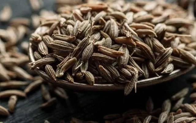  جھاڑو کے تنکوں سے بنائے گئے جعلی زیرے کی فروخت کا انکشاف