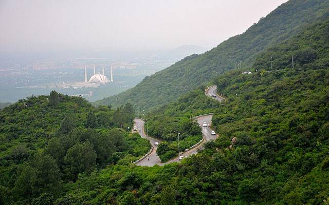 مارگلہ ہلز پر’کلومونمبس‘ بادل، 18 اور 19 اپریل کو دوبارہ یہی موسمی پیٹرن بنے گا؛ این ڈی ایم اے