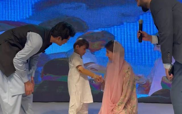 پنجاب میں بایونکس کا آغاز؛ مریم نواز نے 6 سالہ بچے کو مصنوعی بازو لگوا دیے 