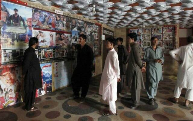 لاہورتھیٹر ہالز کو ڈراما اوقات کی پابندی نہ کرنے پر وارننگ نوٹسز جاری