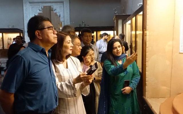 10 مختلف ممالک کے سفیر وں  کا لاہور عجائب گھر کا دورہ 