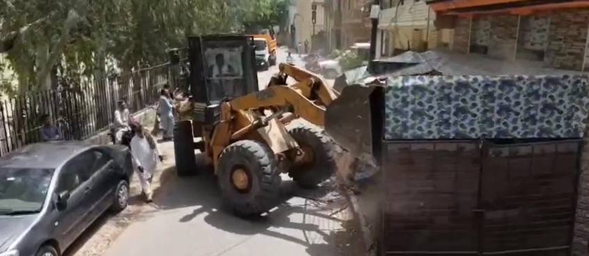 ایل ڈی اے کا علامہ اقبال ٹاؤن وسبزہ زار میں تجاوزات کیخلاف آپریشن