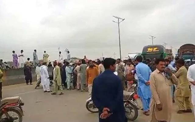 کاٹھور سپر ہائی وے پر احتجاج؛ سامان کی ترسیل رک گئی 