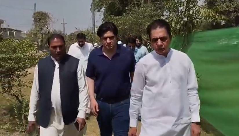 وائس چیئرمین واسا کا خیابان فردوسی جوہر ٹاؤن ٹرنک سیور کام کا معائنہ ،کام جلد مکمل کرنے کی ہدایت 