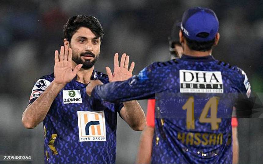 پشاور زلمی اور کوئٹہ گلیڈئیٹر کا میچ نازک مرحلہ میں