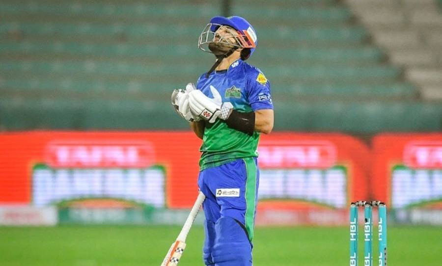 ملتان سلطانز اجڑ گئے لیکن کپتان ڈٹ کے کھڑا ہے