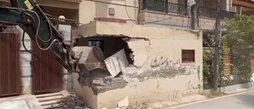 ایل ڈی اے کا سبزہ زار اور علامہ اقبال ٹاؤن میں تجاوزات کے خلاف آپریشن 